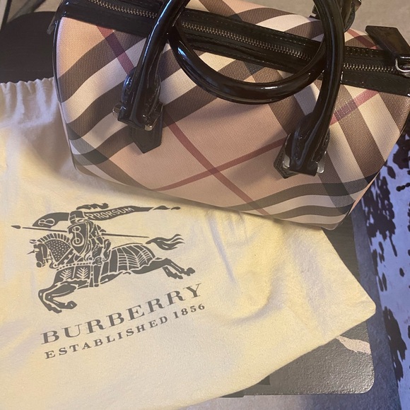 Burberry Nova Check Handbag - Picture 12 of 12